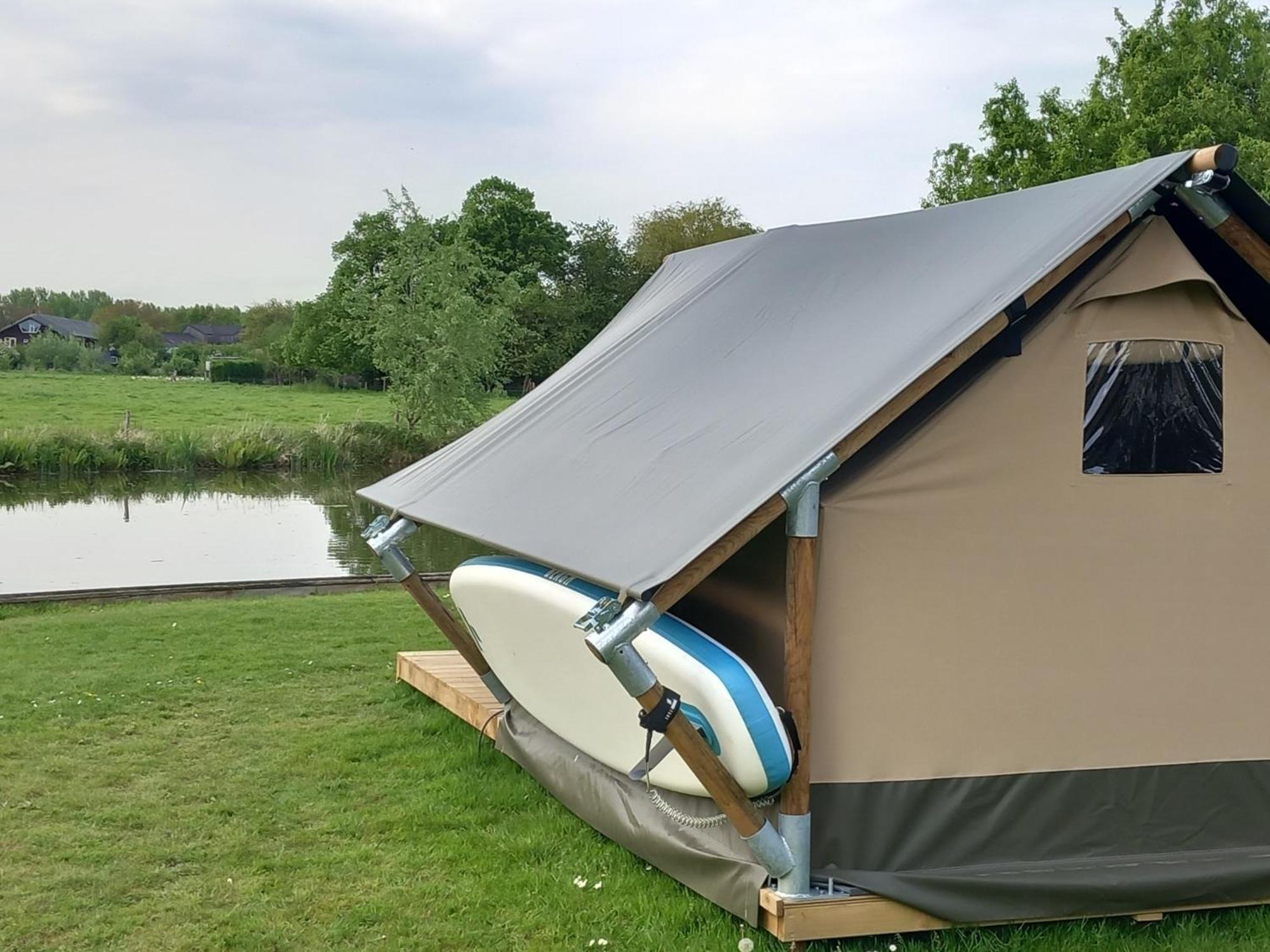 Safari Lodge 'Linge-Zicht' Tiel Exteriör bild